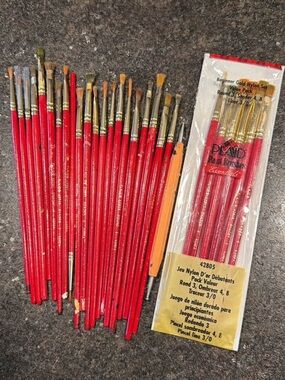 Red Artist Paint Brush Lot - Plaid Included